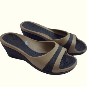 Croc TAN Sandal Mule Wedge Platform 10